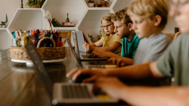 Wi-Fi в школах повышает мотивацию и успеваемость учеников - исследование