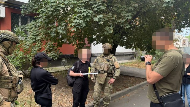 На Дніпропетровщині екскомандир в/ч разом із цивільними організовував втечі військовослужбовців за кордон – ДБР