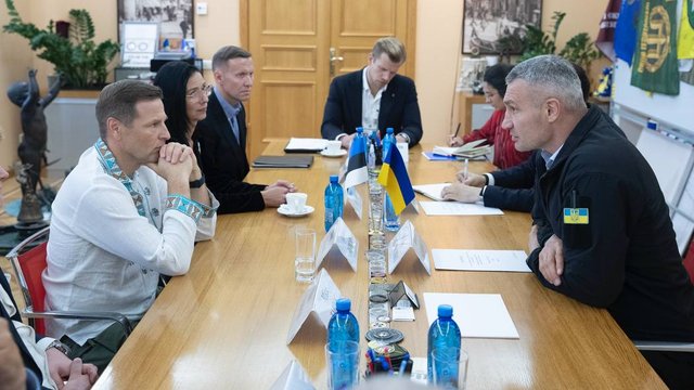 Кличко обсудил с министром обороны Эстонии увеличение поддержки ВСУ, защищающих Европу