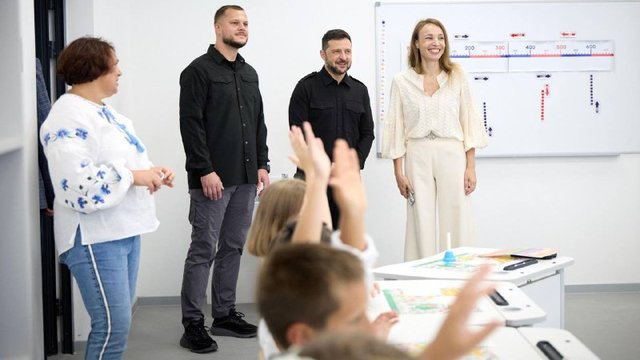 Зеленский посетил новую начальную школу в Броварах