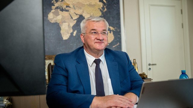 Виїзним консульським обслуговуванням скористались понад 1 тис українців за кордоном з початку місяця – Сибіга