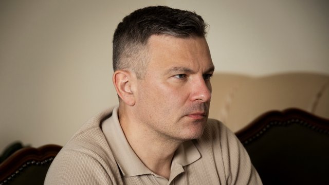 Мы инвестиционных советов не даем. Кроме того, что стоит доверять политике НБУ и национальной валюте - Николайчук