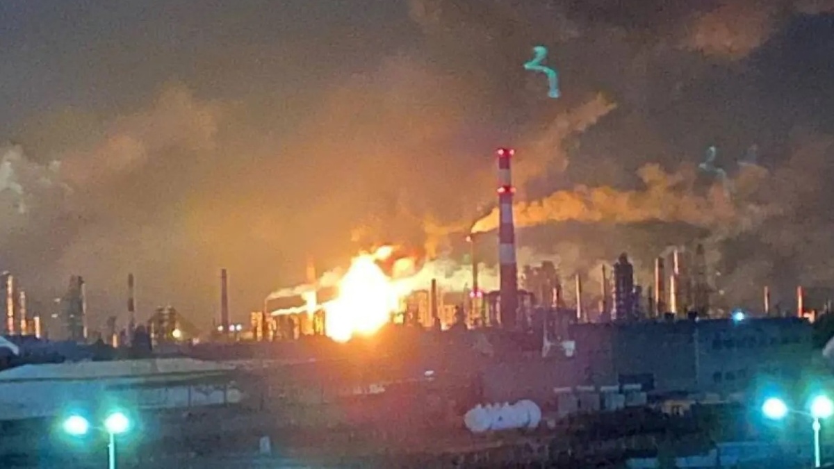 Defense Forces strike Russian oil refinery in Ryazan, oil depot in occupied Luhansk