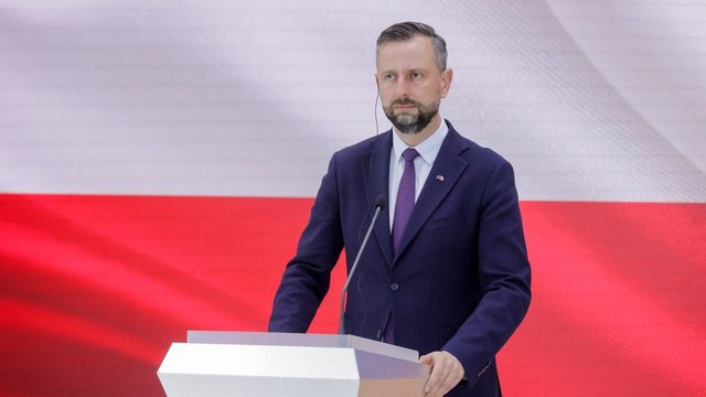 Мир должен быть приемлемым для украинского государства и требует силы - министр обороны Польши