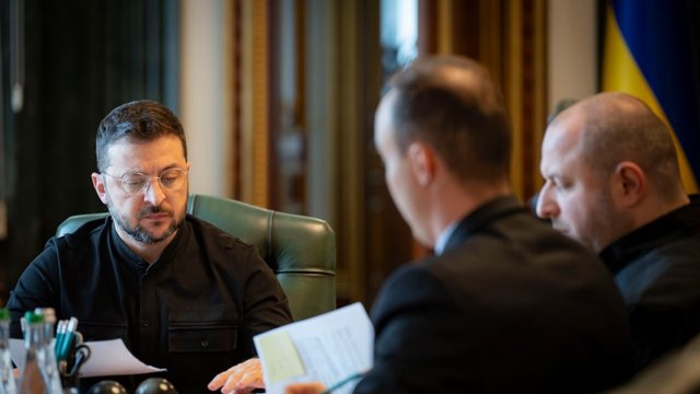 Зеленський доручив готувати продовження тих санкцій, термін яких спливає