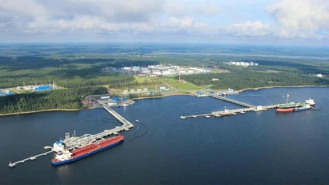 Беспилотники СБУ в порту Приморск поразили два танкера "теневого флота" РФ - СМИ