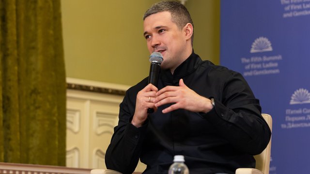 Михайло Федоров задекларував 1,3 млн грн доходів за 2025 рік, дружина - 9,2 млн грн