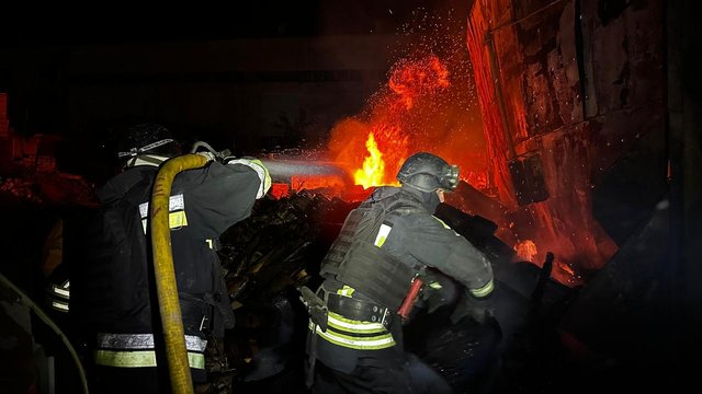 РФ випустила по Україні понад 3500 дронів різних типів і майже 190 ракет за пів місяця – Зеленський