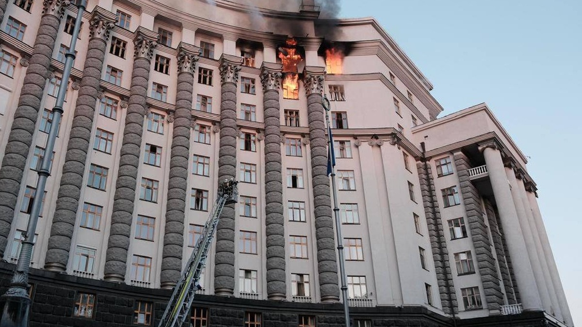 Putin strikes Kyiv gov't building in latest war escalation – media