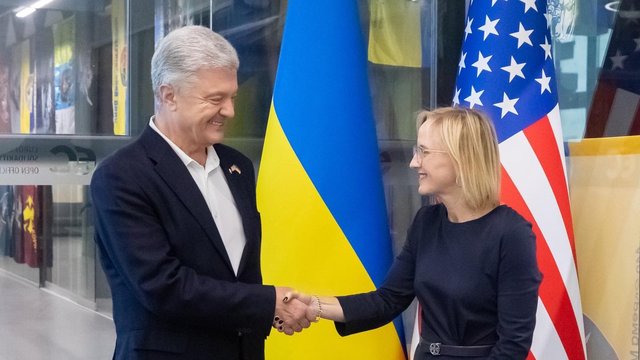 Poroshenko, US chargé d'affaires discuss Ukrainian military needs, pressure on Russia