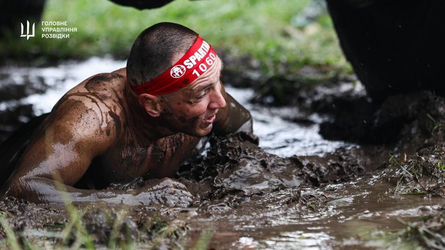 У Києві відбувся благодійний забіг Spartan на підтримку ГУР