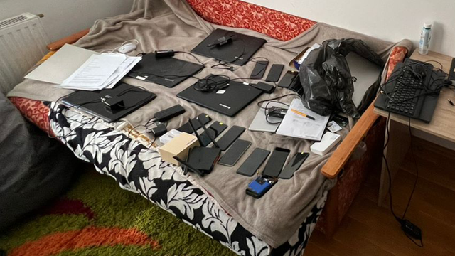 Українські та казахські поліцейські ліквідували міжнародний шахрайський кол-центр на Буковині - Нацполіція