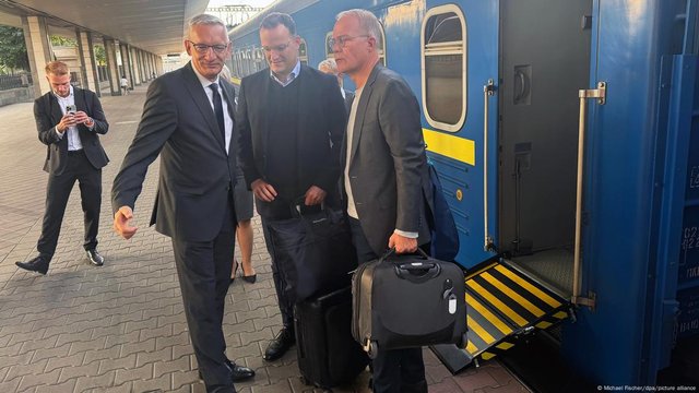Лідери німецьких коаліційних фракцій ХДС/ХСС та СДПН вперше прибули до Києва - ЗМІ