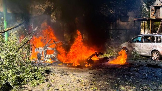 Одна людина загинула та ще дві поранені через російський обстріл Херсона