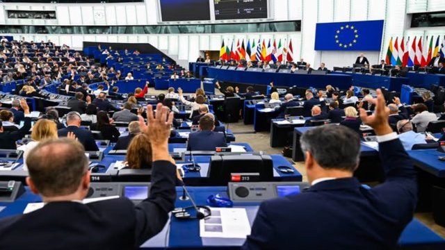 Европарламент одобрил резолюцию по отчетам Еврокомиссии за 2023-24 годы о прогрессе Украины в реформах - Порошенко