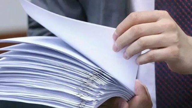 Середньомісячні зарплати на АЗК з 1 жовтня мають бути не меншими 12 та 16 тис. грн залежно від розташування – закон №4536-ІХ