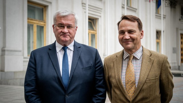 Глава МЗС Польщі: закликаємо Угорщину зняти вето на відкриття першого кластера переговорів про вступ України в ЄС