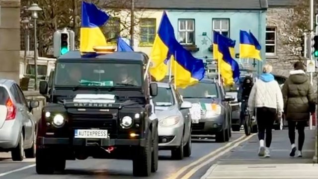 На західному узбережжі Ірландії відбувся автопробіг на підтримку України
