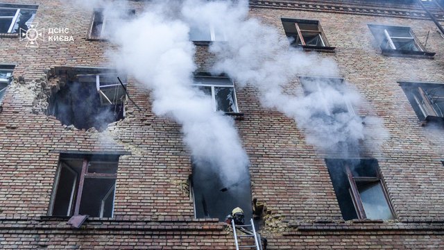 До 25 человек, из них - пятеро детей, увеличилось число пострадавших в Киеве - ГСЧС