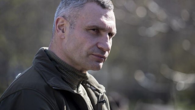 Кличко: К теплу уже подключены почти 90% жилых домов Киева