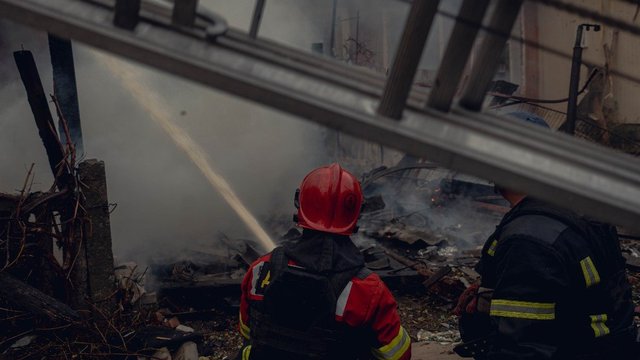 Российские войска нанесли удары по жилому сектору Сум, повреждены дома - ГСЧС