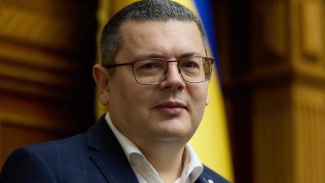 Переговоры о поставках Украине вооружения со стороны США перешли в непубличную плоскость - Мережко
