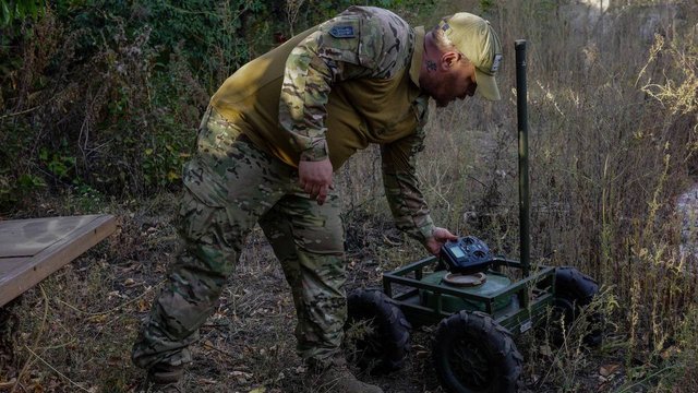 Третя штурмова взяла в полон росіян із допомогою наземного дрона - це технологічна революція на полі бою - The Washington Post