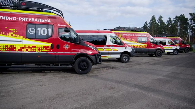 ГСЧС Украины получила пять единиц современной спасательной техники от правительства Германии