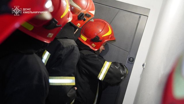 ДСНС: П'ятеро людей постраждали внаслідок вибуху у багатоповерхівці у Хмельницькому, серед них — дитина