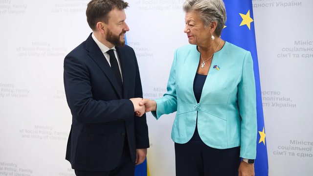 Улютін обговорив зі спецпредставницею ЄС з питань українців питання поступового завершення режиму тимчасового захисту