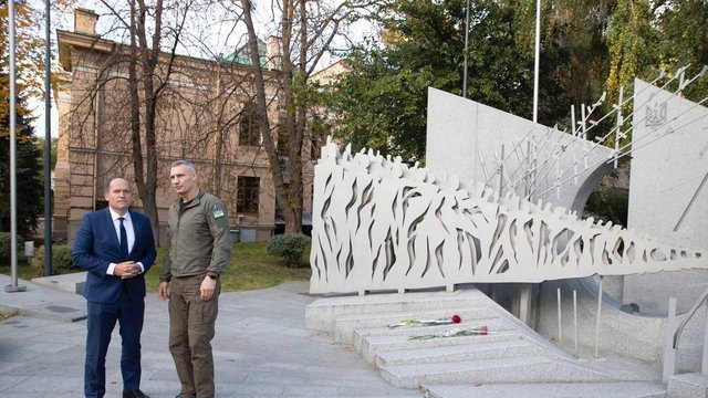 Брюссель передает Киеву 4 кареты скорой помощи - Кличко