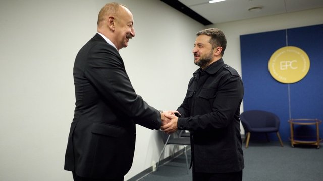 Зеленский и Алиев обсудили дипломатические усилия для мира в Украине