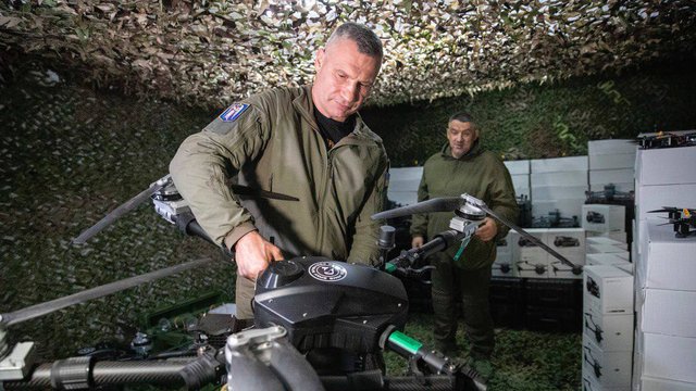 Батальон "Свобода" получил от громады столицы еще более 3 тысяч дронов разного типа и системы РЭБ - Кличко