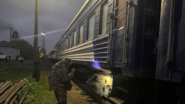 Правоохоронці не виявили вибухівки у потягу Чернівці–Івано-Франківськ–Запоріжжя, рух відновлено