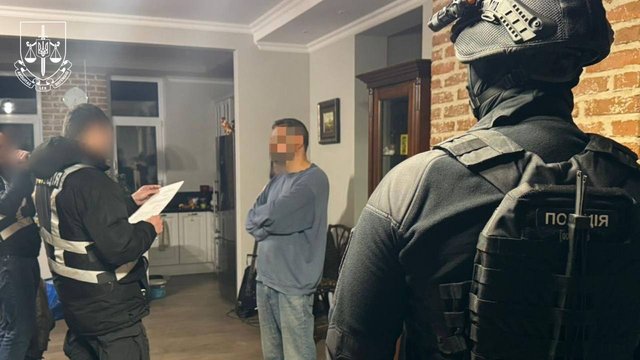 Ексдиректору "Молодого театру" у Києві повідомлено про підозру у сексуальному насильстві щодо студенток - прокуратура