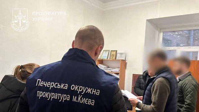 Совладелец столичной клиники пытался передать новорожденную девочку супругам из Китая, зная, что это не их ребенок, - прокуратура