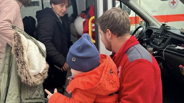 УКК: Пятеро детей в безопасности - эвакуация из Донецкой области продолжается