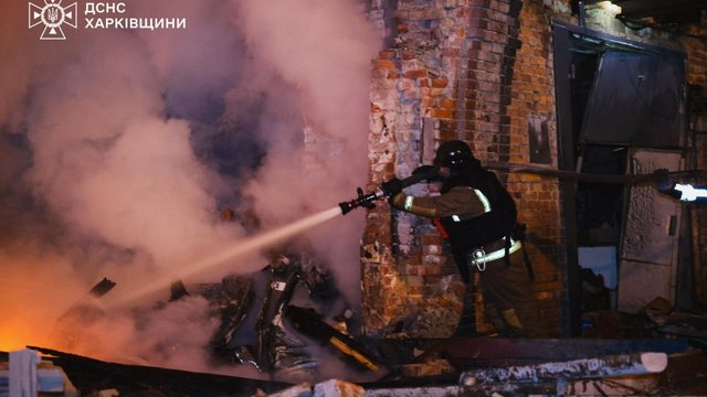 Зеленський про нічний обстріл: Україні потрібно достатньо засобів ППО, світ має змусити РФ сісти за стіл перемовин