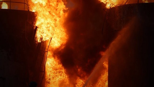 У Чернігівській області після ворожої атаки продовжуються аварійні відключення, пошкоджено житлову інфраструктуру