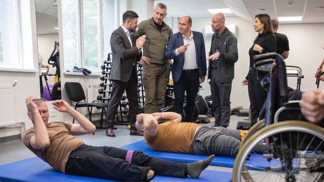 Кличко рассказал о современном центре Human Titans в Киеве, где получают протезы раненые защитники и гражданские