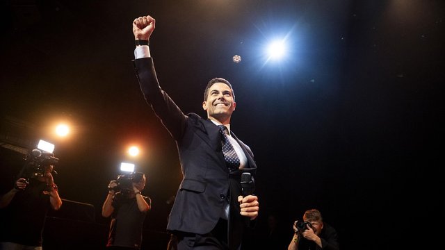 Центристы D66 побеждают на досрочных выборах в Нидерландах - СМИ