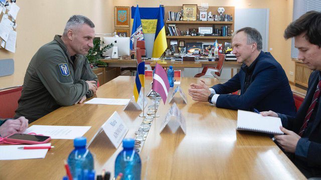Виталий Кличко обсудил с послами Латвии и Чехии восстановление Киева после обстрелов