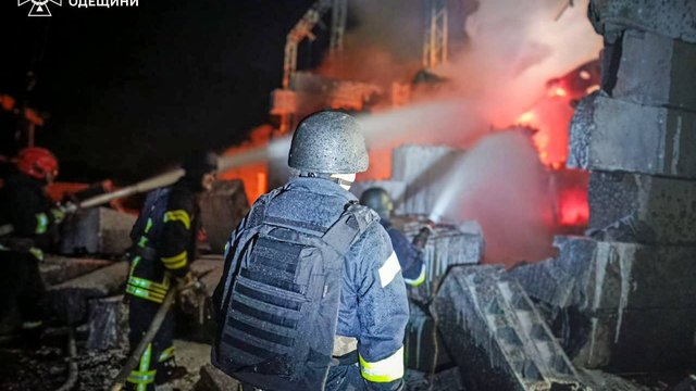 Zelenskyy: Russian overnight air attack kills 6, incl 2 children
