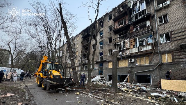 Работы по ликвидации последствий массированного вражеского обстрела Запорожья ночью завершены - ГСЧС