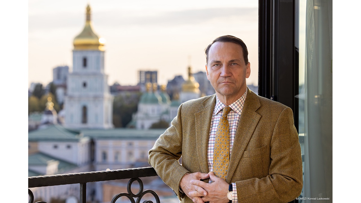 Сікорський: Переможцем війни історії та орденів може стати лише Москва