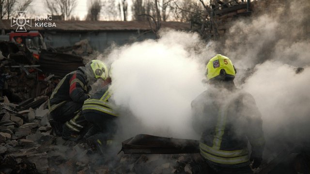 В Києві завершили аварійно-рятувальні роботи: 7 людей загинули, 21 постраждала – ДСНС
