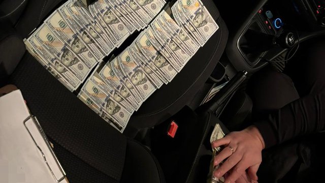 У Запоріжжі викрили угрупування, яке налагодило переправку ухилянтів за кордон та сприяло дезертирству військових – ДБР