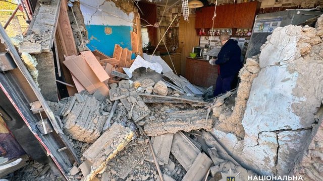 Двое жителей Херсона погибли под обстрелами, в области за сутки 21 раненый, повреждены 8 многоэтажек - полиция