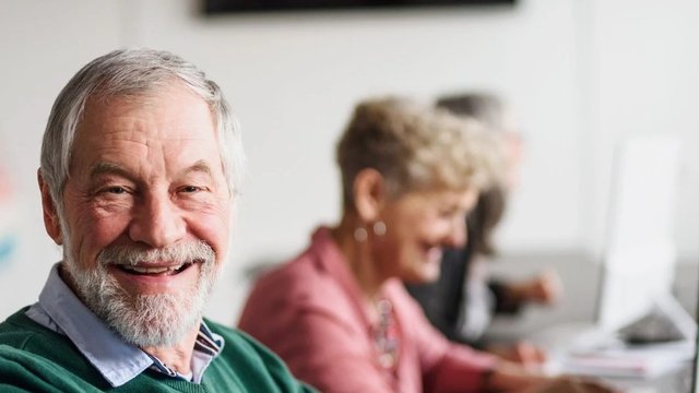 Проєкт "Срібна економіка: потенціал покоління 55+" для сприяння залучення людей старшого віку стартував в Україні