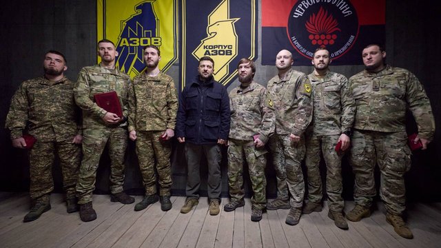 Зеленский встретился с азовцами, ведущими оборону на добропольском направлении, говорили об оружии и потребностях бригад